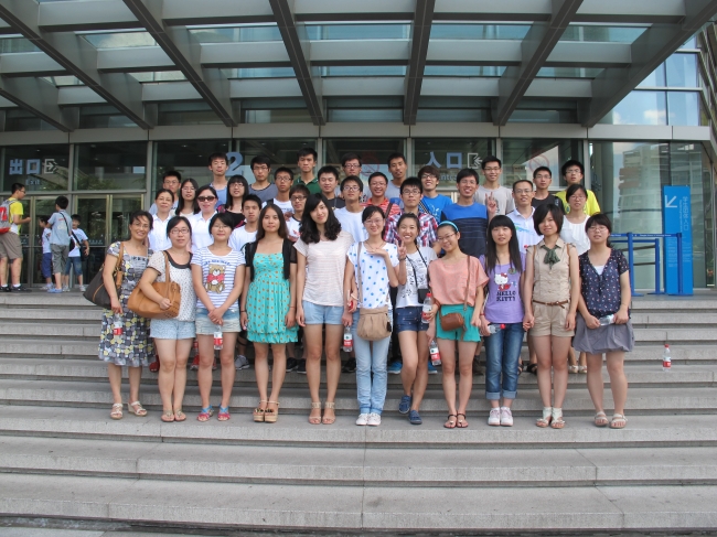 暑期夏令营营员和老师合影 暑期夏令营营员和老师合影